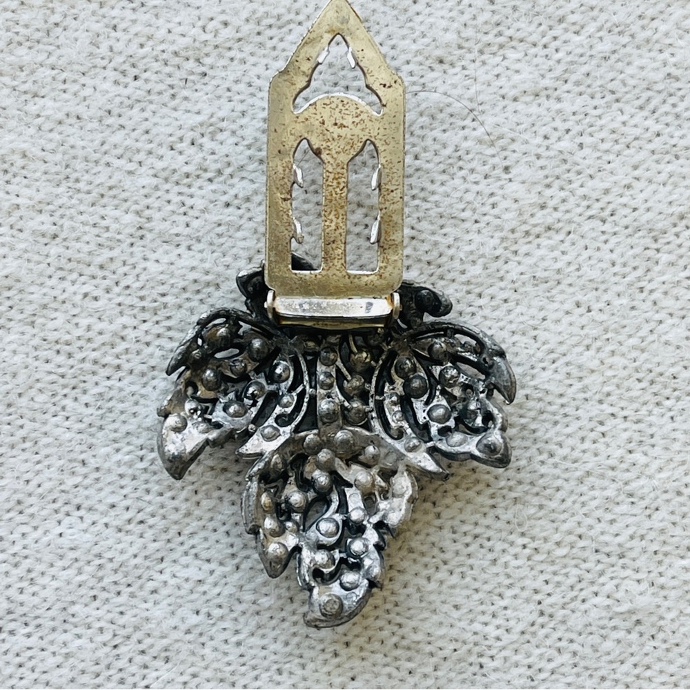 Vintage 1920s LITTLE NEMO rhinestone LEAF ART NOUVEAU DECO dress clip unsigned - Picture 3 of 4